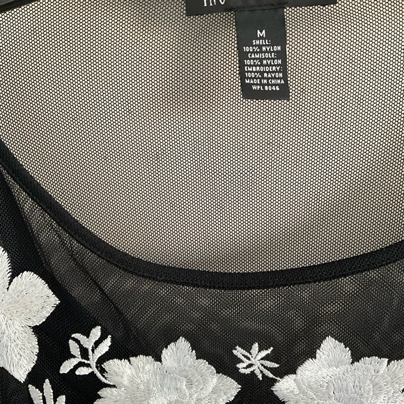 Embroidered lightweight top with tank Sz M , worn 2x - Picture 3 of 6